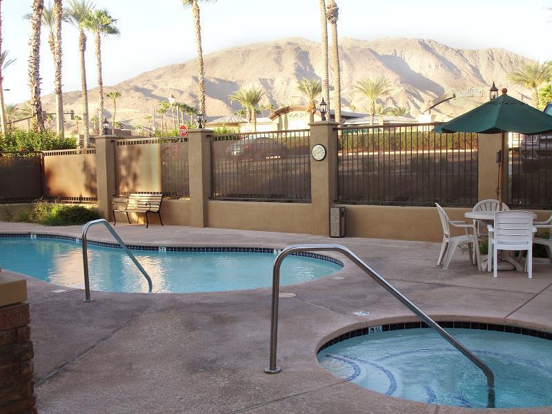 Holiday Inn Express & Suites Rancho Mirage - Palm Spgs Area By Ihg Exterior foto